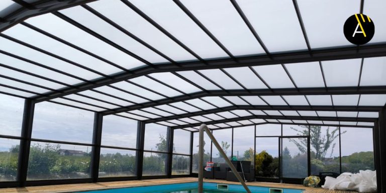 Remplacement de la toiture d’un abri de piscine Atlantika dans les Landes