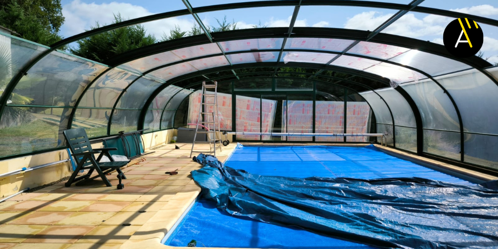 abri de piscine en cours de réparation Pergolabri